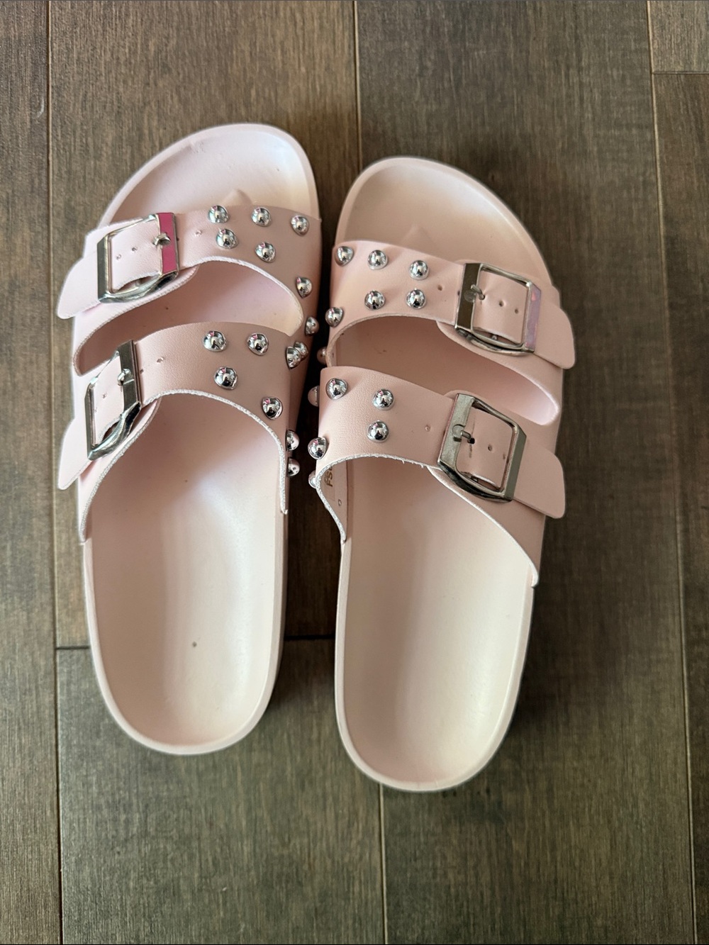 Light baby pink buckle sandals